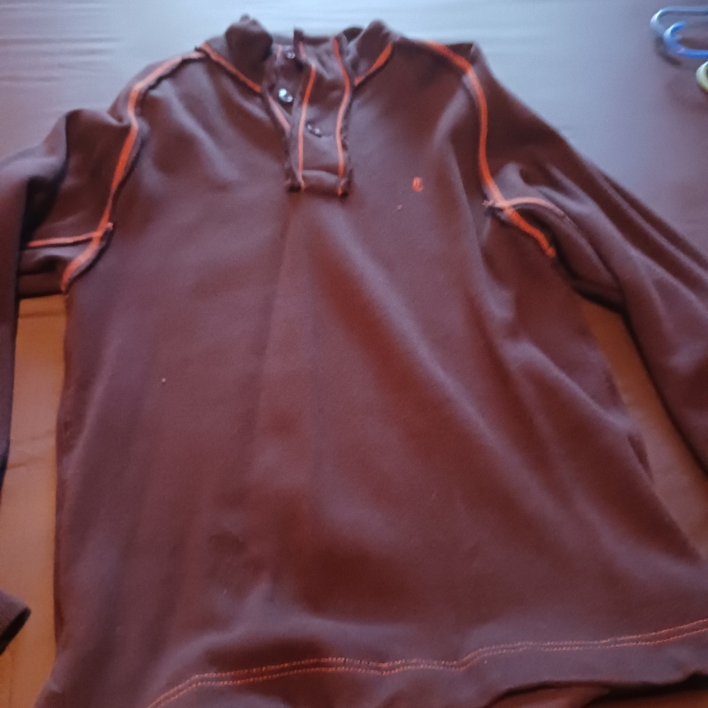 Trailer sweater